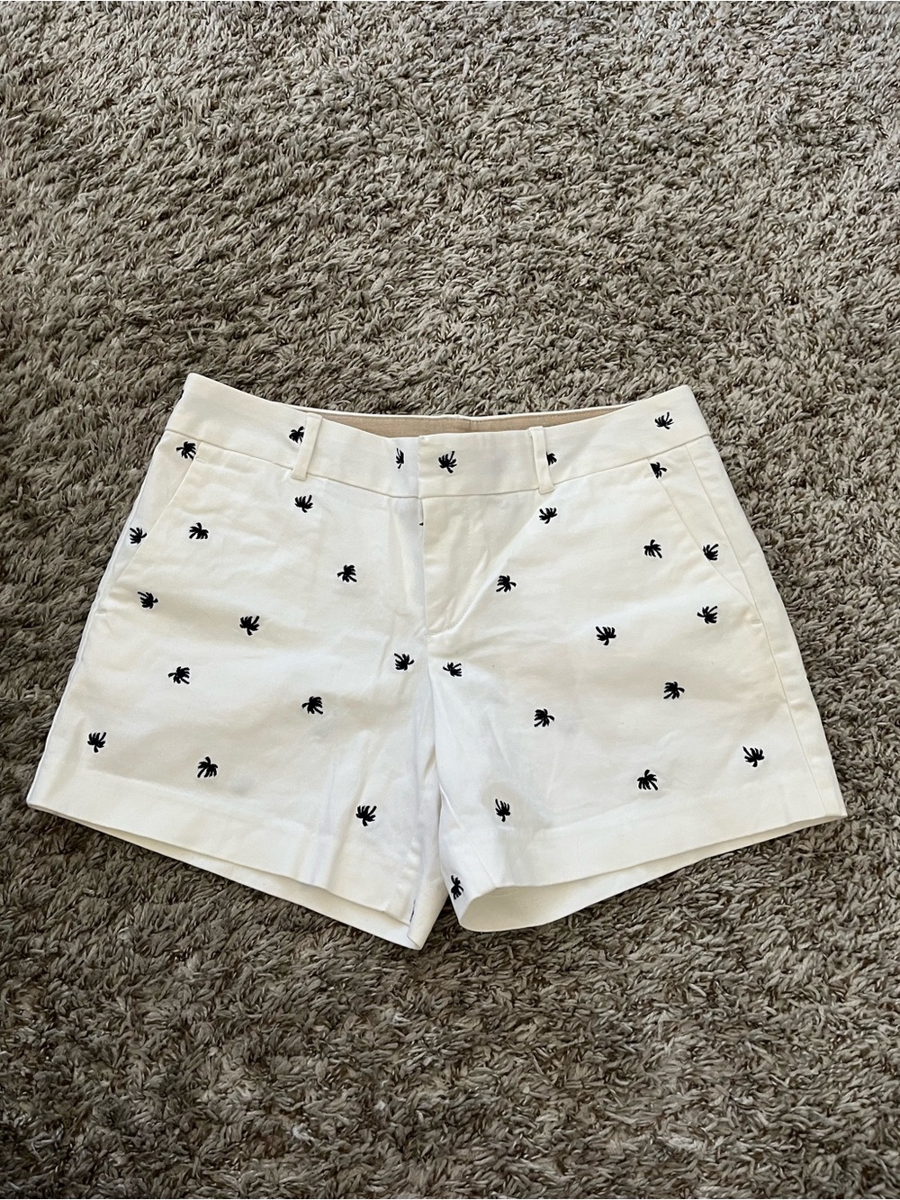 Banana Republic White Chino Shorts Black Palm Tree Embroidery Womens Size 0